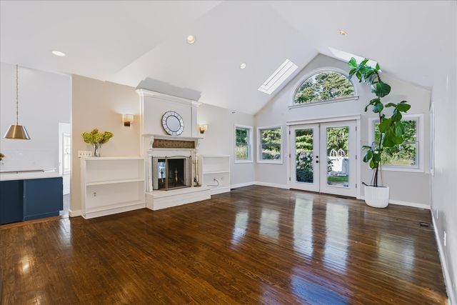 53 Haduk Dr, North Attleboro, MA 02760