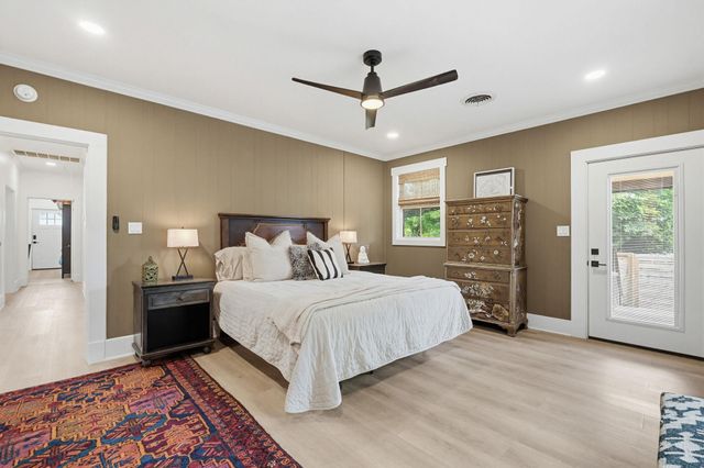 208 S Spring ST, Lampasas, TX 76550