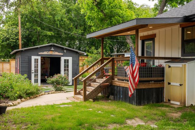 208 S Spring ST, Lampasas, TX 76550