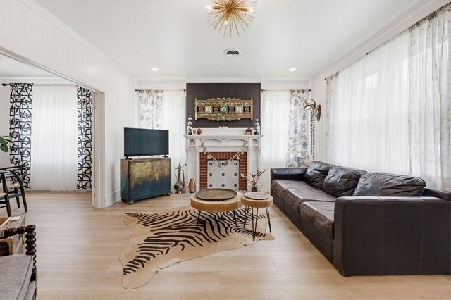 208 S Spring ST, Lampasas, TX 76550