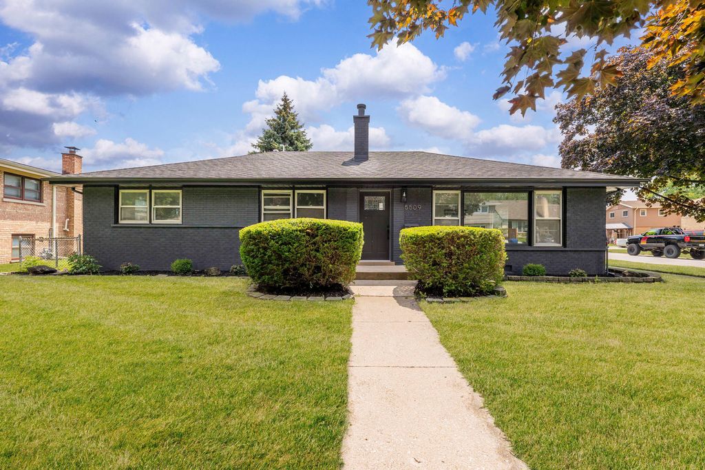 5509 Oak Center Drive, Oak Lawn, IL 60453