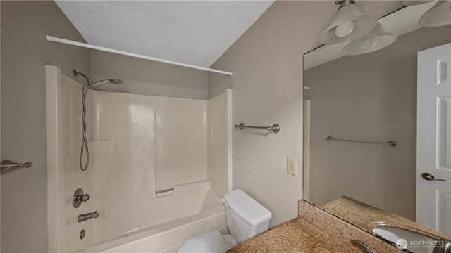 368 NW Columbia Drive, Oak Harbor, WA 98277