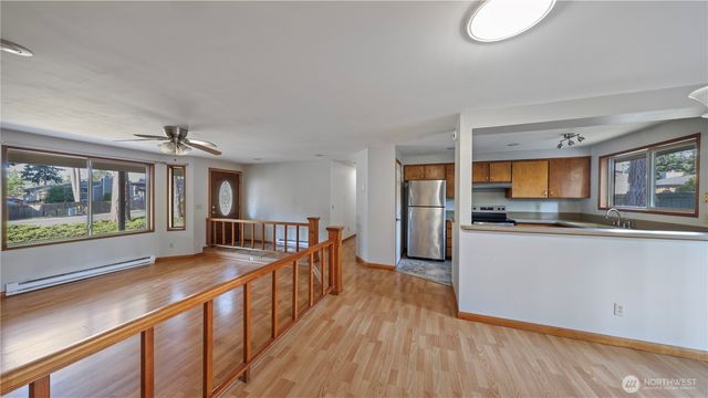 368 NW Columbia Drive, Oak Harbor, WA 98277