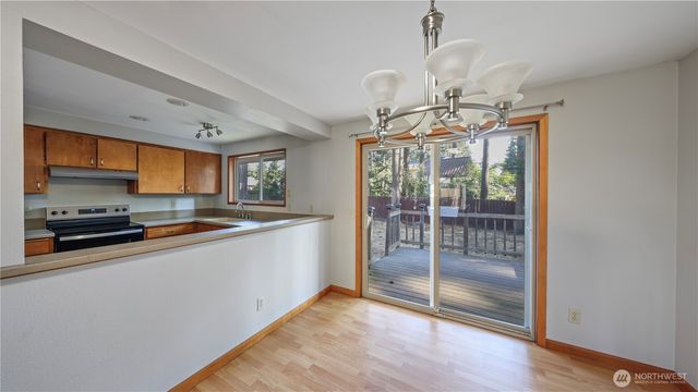 368 NW Columbia Drive, Oak Harbor, WA 98277