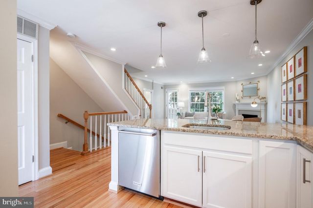 808 S FAIRFAX ST, Alexandria, VA 22314