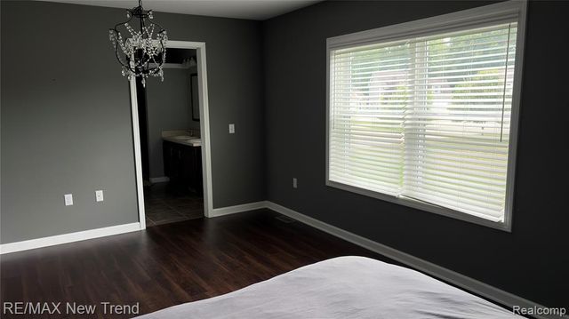 1461 Scotland Yard Drive, Walled Lake, MI 48390
