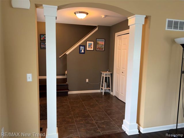 1461 Scotland Yard Drive, Walled Lake, MI 48390