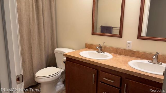 1461 Scotland Yard Drive, Walled Lake, MI 48390