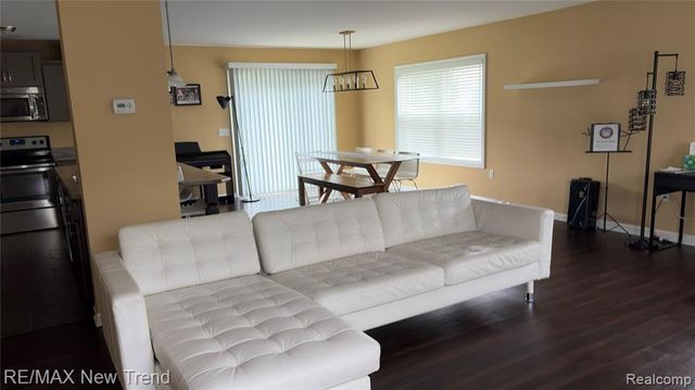 1461 Scotland Yard Drive, Walled Lake, MI 48390