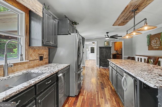 520 Long View Drive, Hiawassee, GA 30546