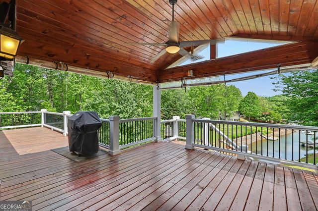 520 Long View Drive, Hiawassee, GA 30546