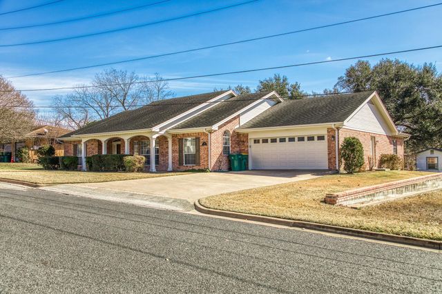 159 Charles Street, La Grange, TX 78945