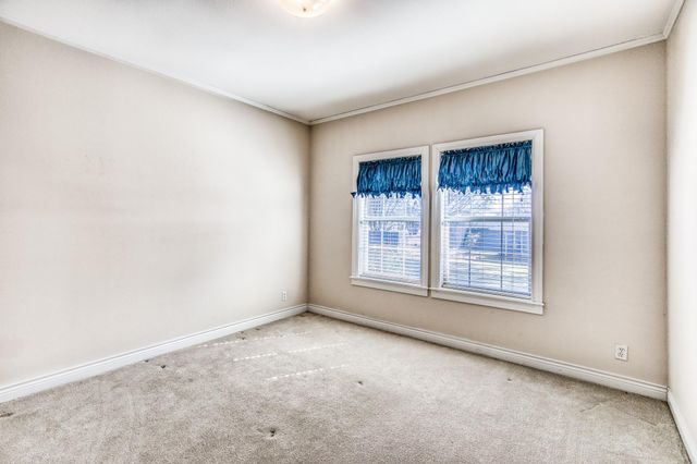 159 Charles Street, La Grange, TX 78945