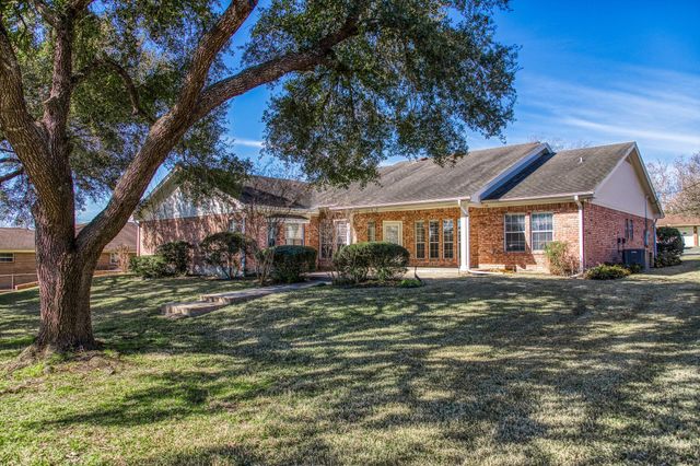 159 Charles Street, La Grange, TX 78945