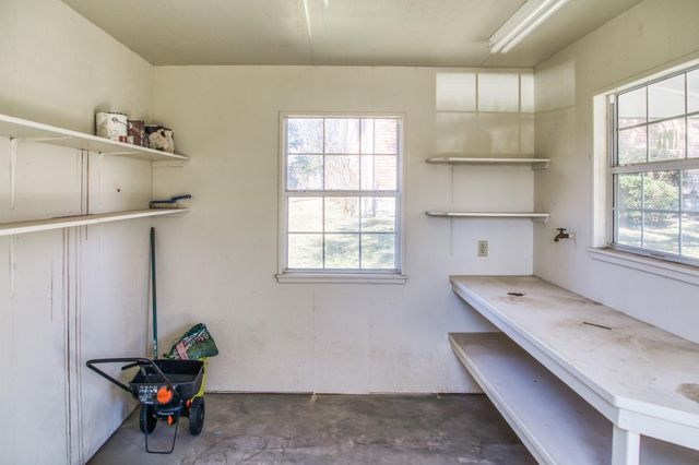 159 Charles Street, La Grange, TX 78945