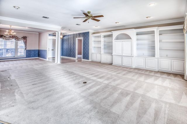 159 Charles Street, La Grange, TX 78945