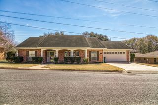 159 Charles Street, La Grange, TX 78945