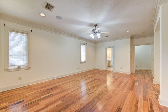 122 Vieux Carre Drive, Houston, TX 77009