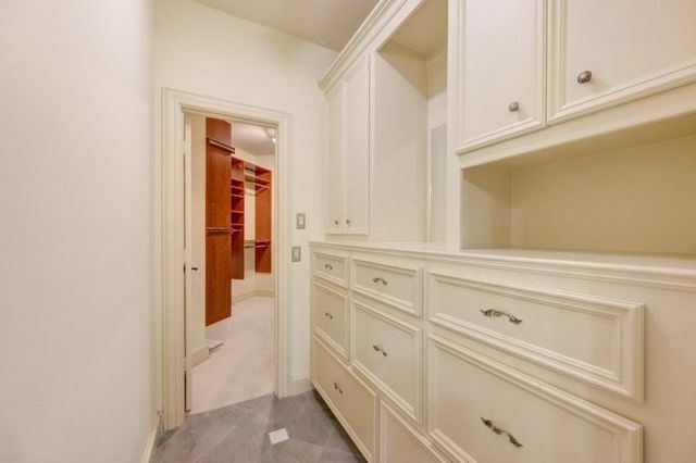 122 Vieux Carre Drive, Houston, TX 77009