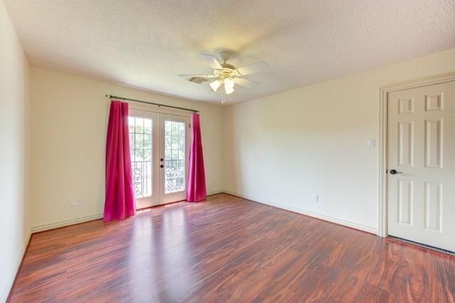 122 Vieux Carre Drive, Houston, TX 77009