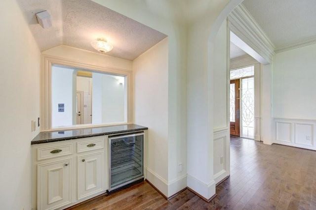 122 Vieux Carre Drive, Houston, TX 77009