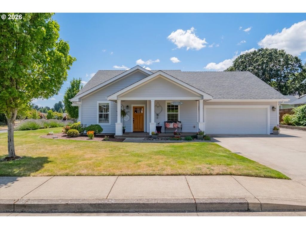 Image 1 of property listing at 1169 Se ACADEMY St, Dallas, OR 97338