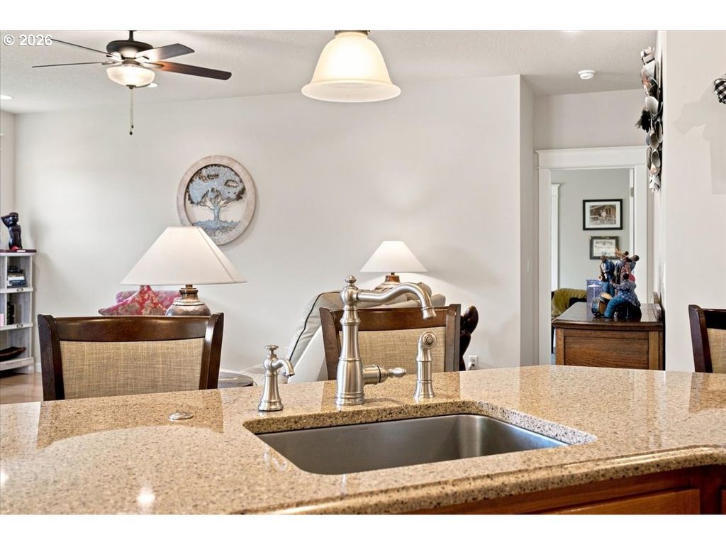Image 12 of property listing at 1169 Se ACADEMY St, Dallas, OR 97338