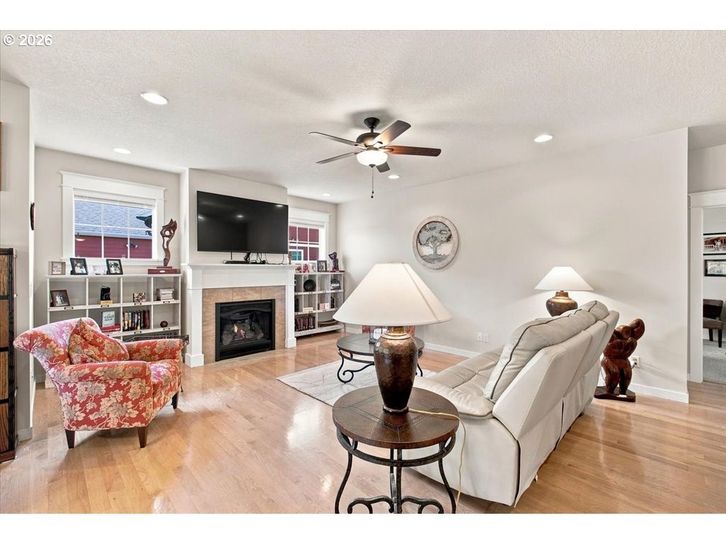 Image 16 of property listing at 1169 Se ACADEMY St, Dallas, OR 97338
