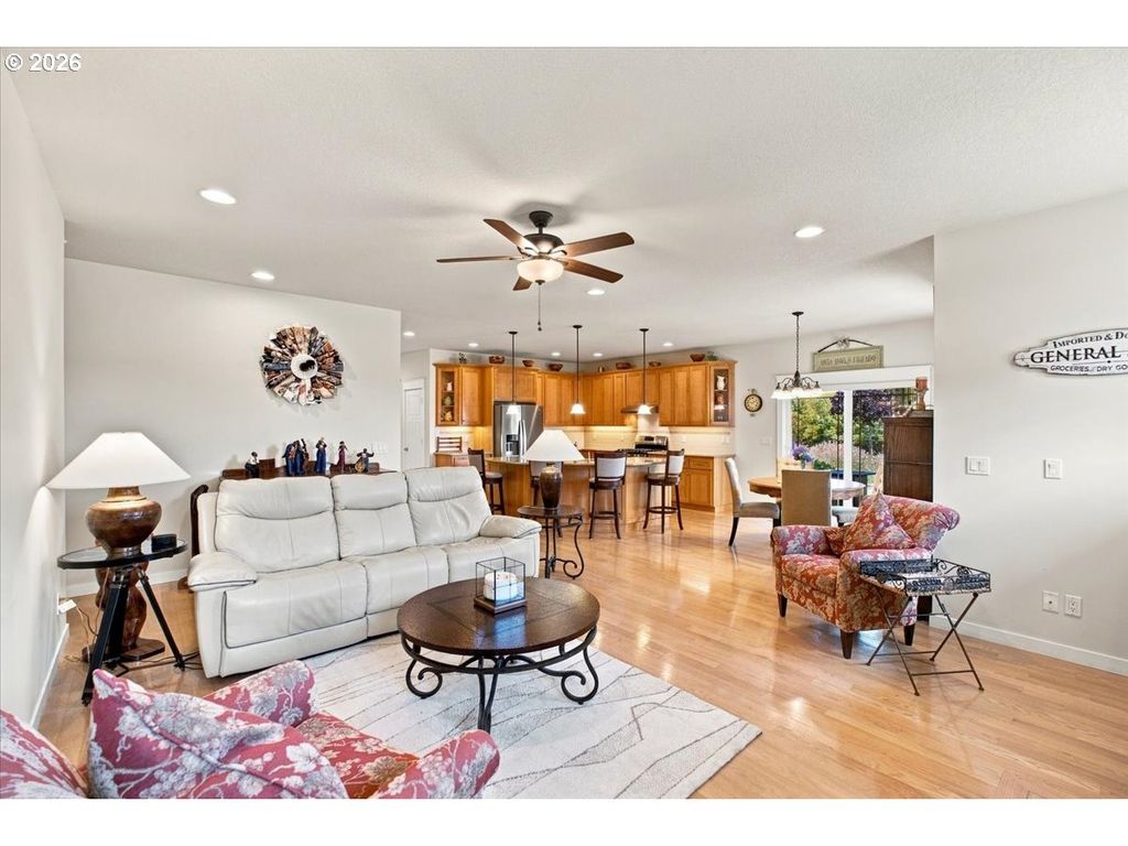 Image 19 of property listing at 1169 Se ACADEMY St, Dallas, OR 97338