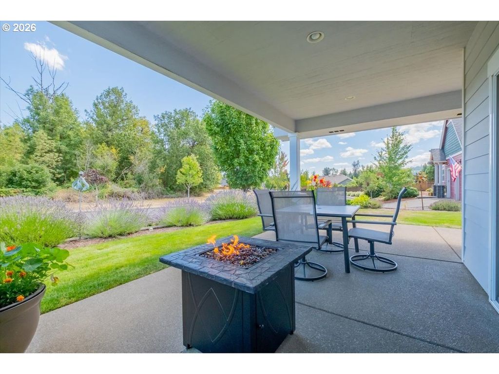 Image 34 of property listing at 1169 Se ACADEMY St, Dallas, OR 97338