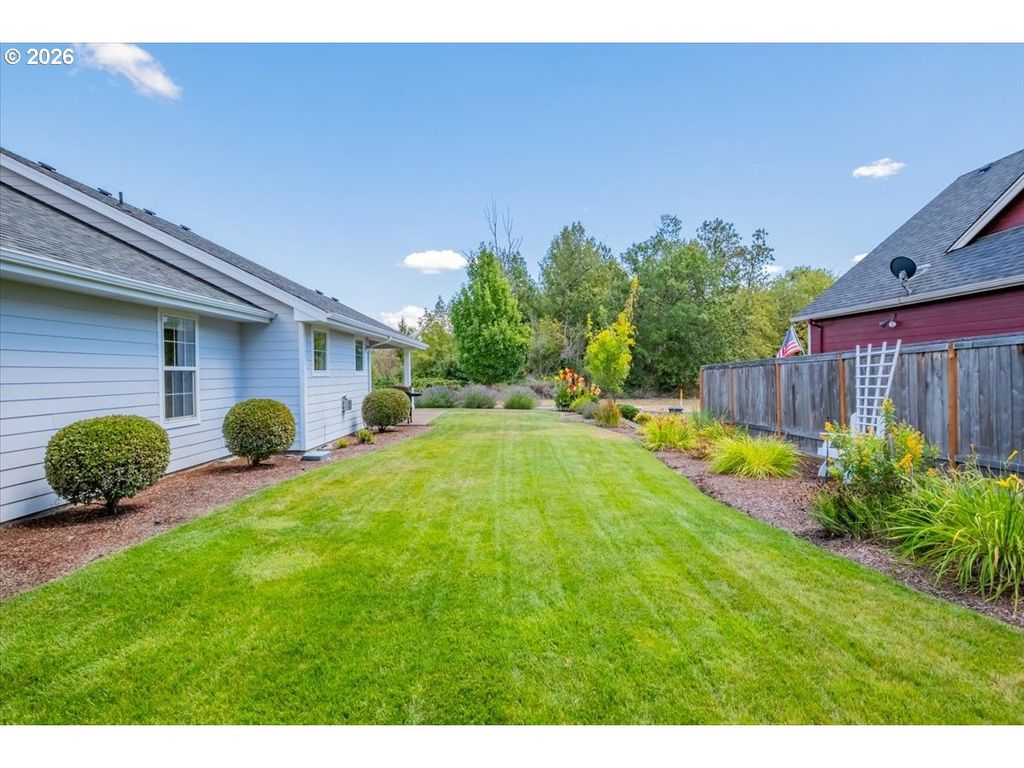 Image 36 of property listing at 1169 Se ACADEMY St, Dallas, OR 97338
