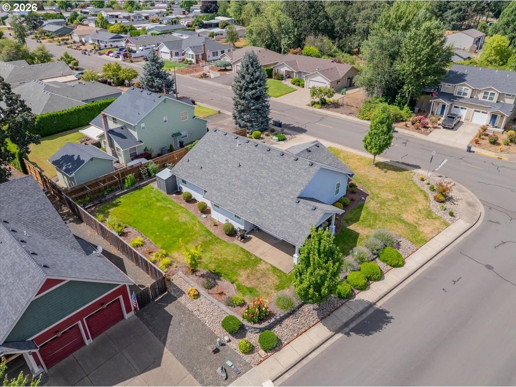 Image 40 of property listing at 1169 Se ACADEMY St, Dallas, OR 97338