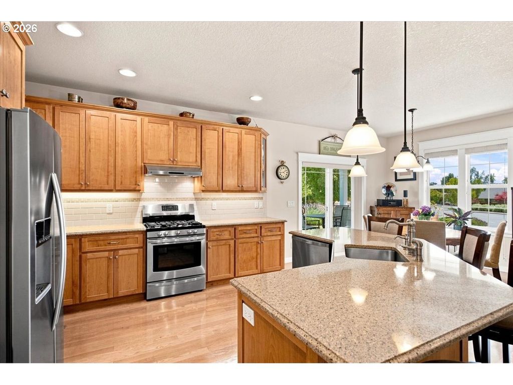Image 9 of property listing at 1169 Se ACADEMY St, Dallas, OR 97338