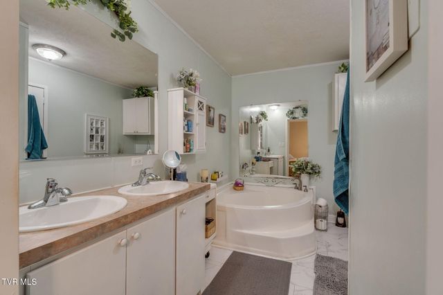 4592 Cherokee Road, Jonesborough, TN 37659