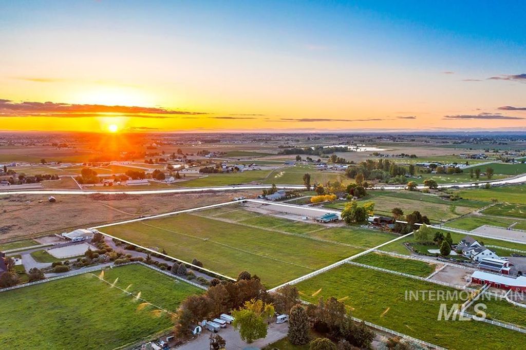 999 N Cow Horse Dr, Kuna, ID 83634 photo 3