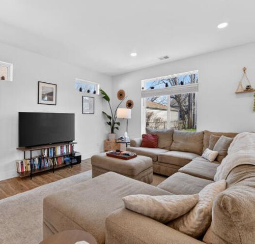 23112 Vassar Avenue, Hazel Park, MI 48030