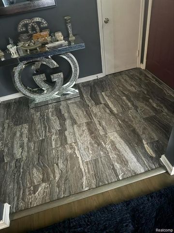 24816 CUSHING Avenue, Eastpointe, MI 48021