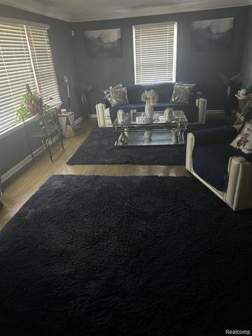 24816 CUSHING Avenue, Eastpointe, MI 48021