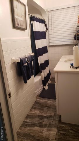 24816 CUSHING Avenue, Eastpointe, MI 48021