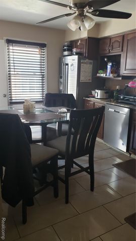 24816 CUSHING Avenue, Eastpointe, MI 48021