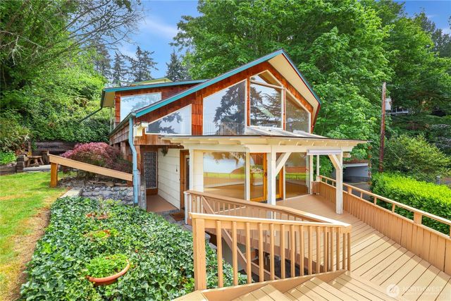 3542 Mathews Drive NW, Bremerton, WA 98312