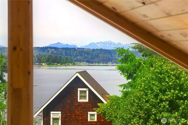 3542 Mathews Drive NW, Bremerton, WA 98312