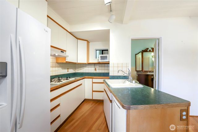 3542 Mathews Drive NW, Bremerton, WA 98312