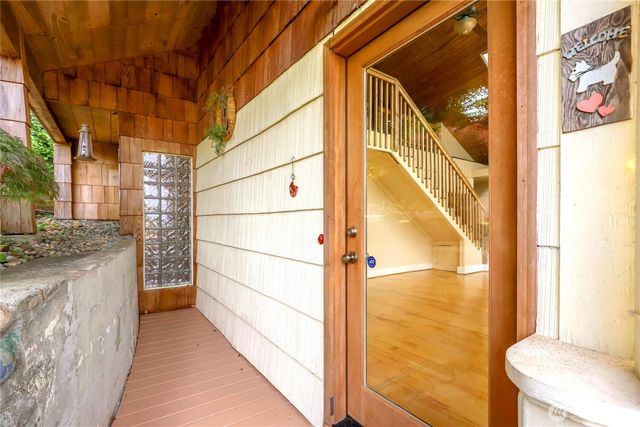 3542 Mathews Drive NW, Bremerton, WA 98312