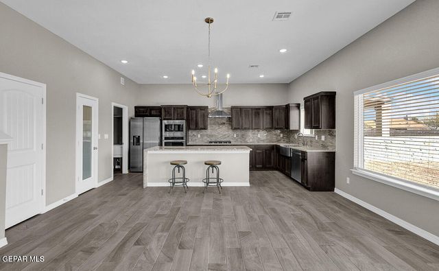 905 GULF STREAMS Avenue, El Paso, TX 79932