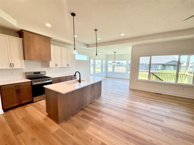 675 NW Georgetown Drive, Waukee, IA 50263