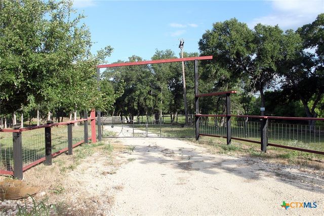 900 Old Lytton Springs Road, Lockhart, TX 78644