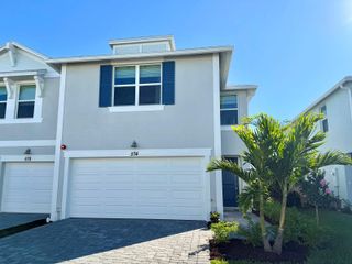574 Salisbury Circle, Fort Pierce, FL 34982