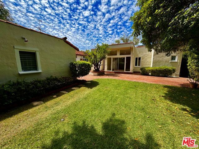 150 N Martel Avenue, Los Angeles, CA 90036