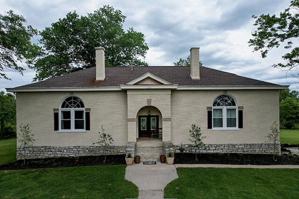 1678 Little Hickman Road, Nicholasville, KY 40356